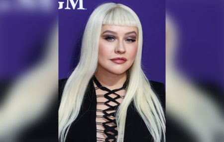 Christina Aguilera Is unrecognizable during her Addams Family red carpet appearance